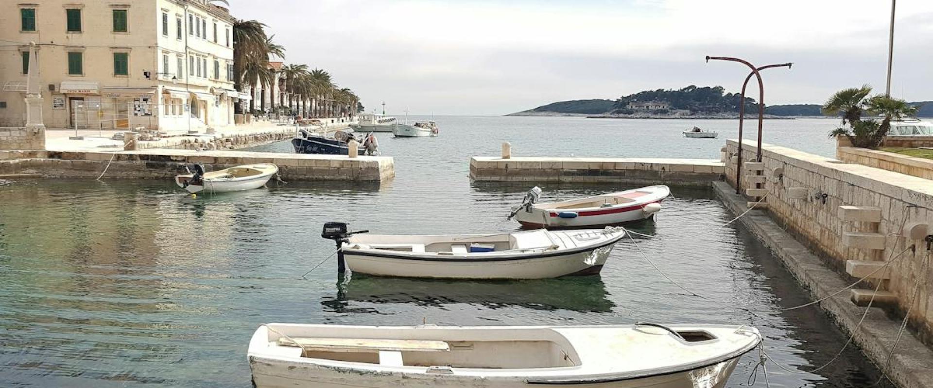 Hostel Baške Oštarije