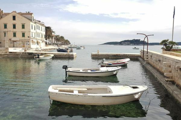 Hostel Baške Oštarije