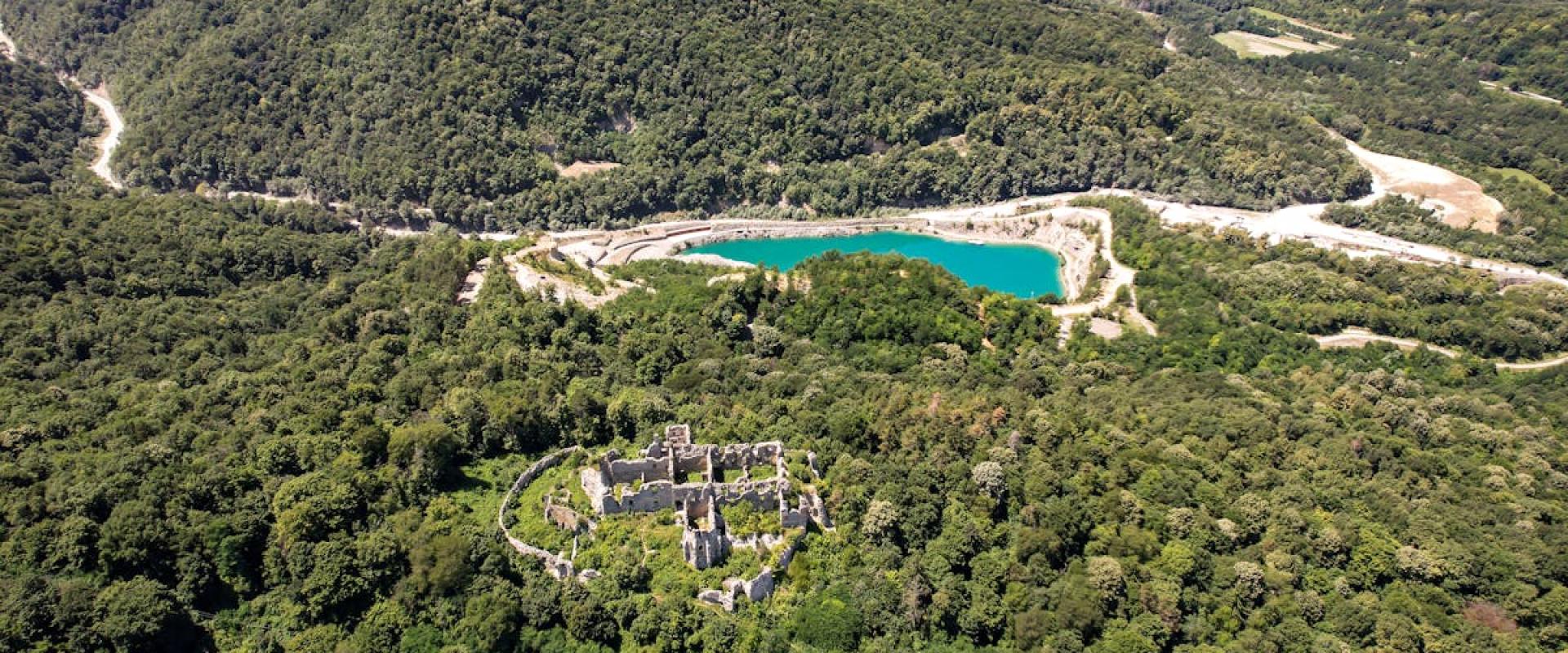Ancient Ruins (Small Fortress in Ruins)