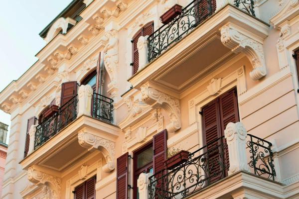 Statue of the Girl with the Seagull