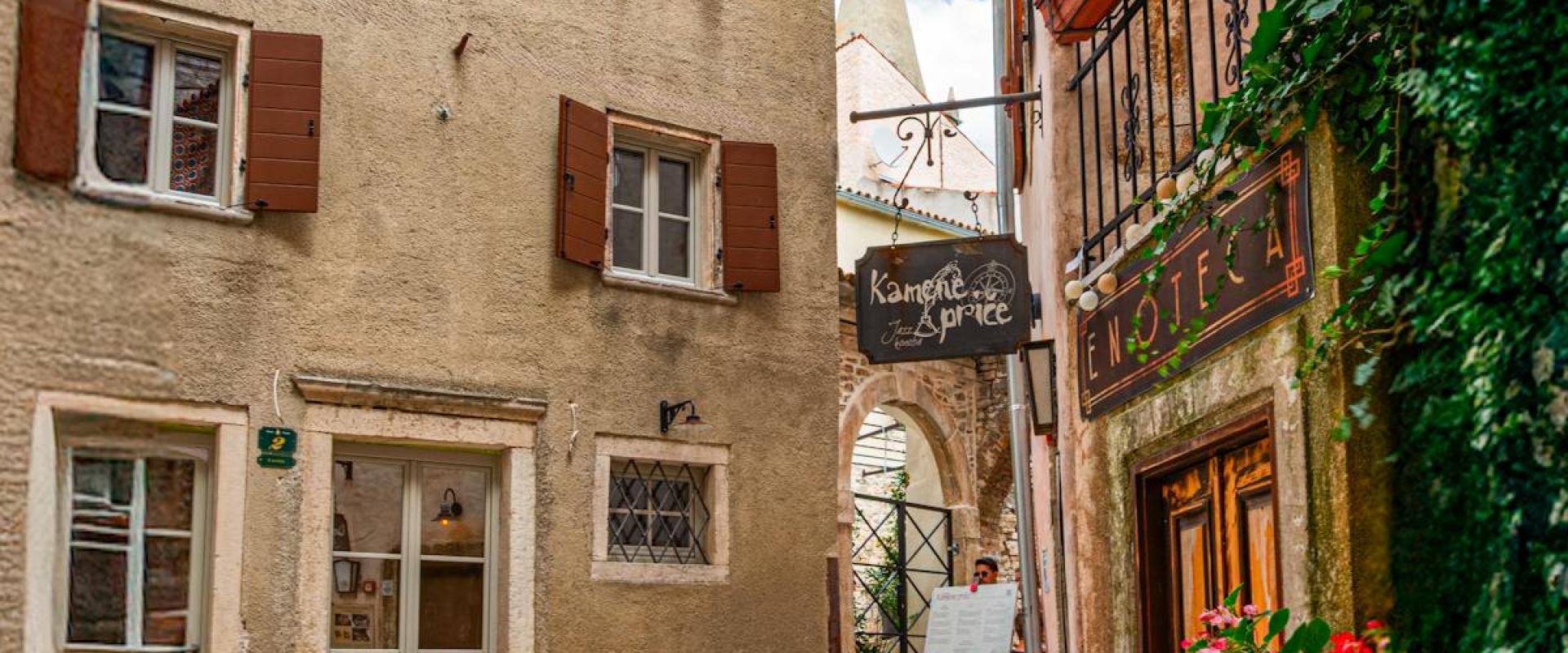 Bale's Market Square