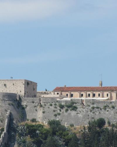 Hvar fortress - panoramio