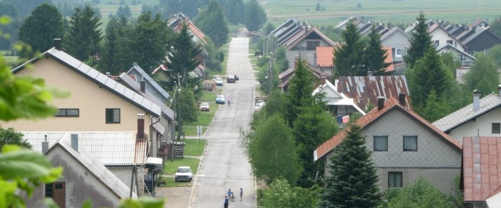 Pogled na dio Ravne Gore