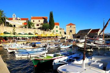 Bol, Croatia - panoramio - Zoran Kurelić Rabko (1)