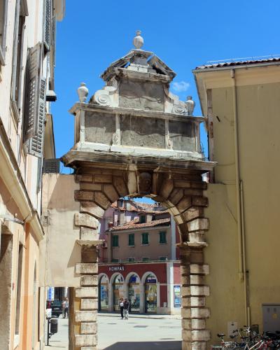 Rovinj–Balbi gate-03