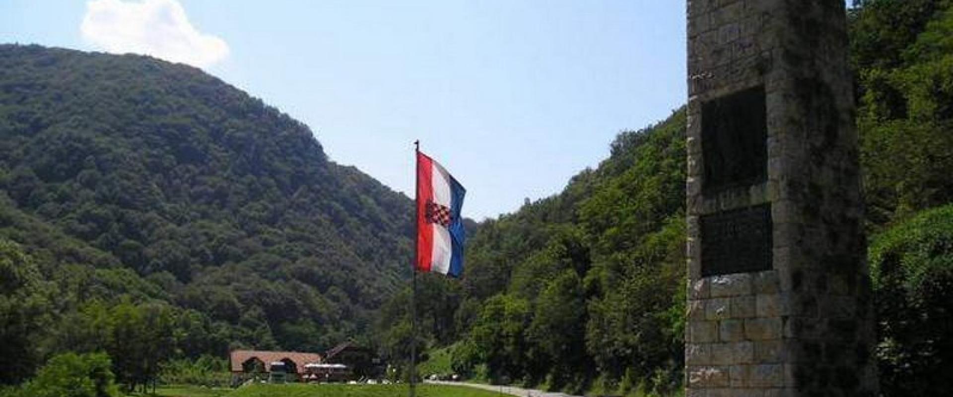 Spomenik Hrvatskoj Himni