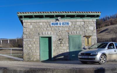 Hum,Croatia-Hum railway station - panoramio