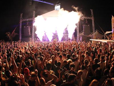 Papaya club @ Zrche beach night
