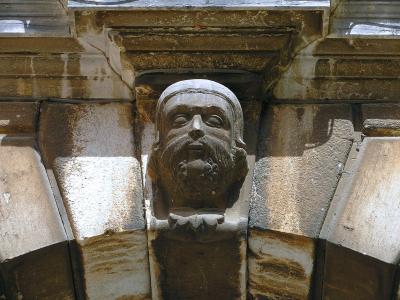 Balbi Arch ornamental head