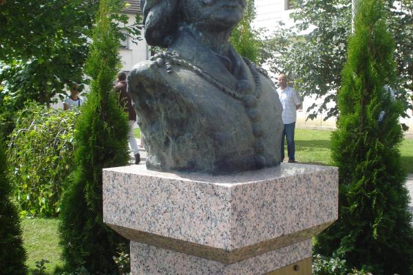 Nikola Zrinski Monument, Donja Dubrava
