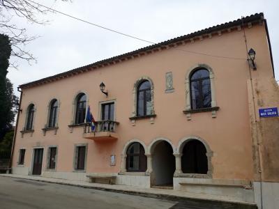 Facade of the Loredan Palace in the village of Rakalj, Istria