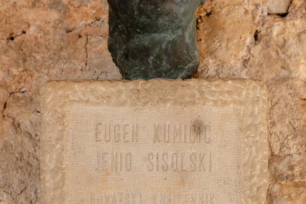 Birth House of Eugen Kumičić (Library and Gallery)