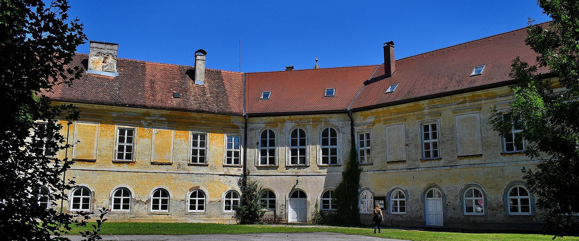 Empirej Castle