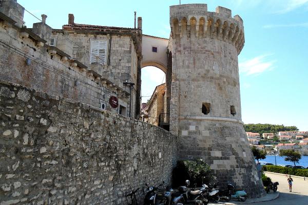 Zakrjan Tower (Zakerjan Tower)