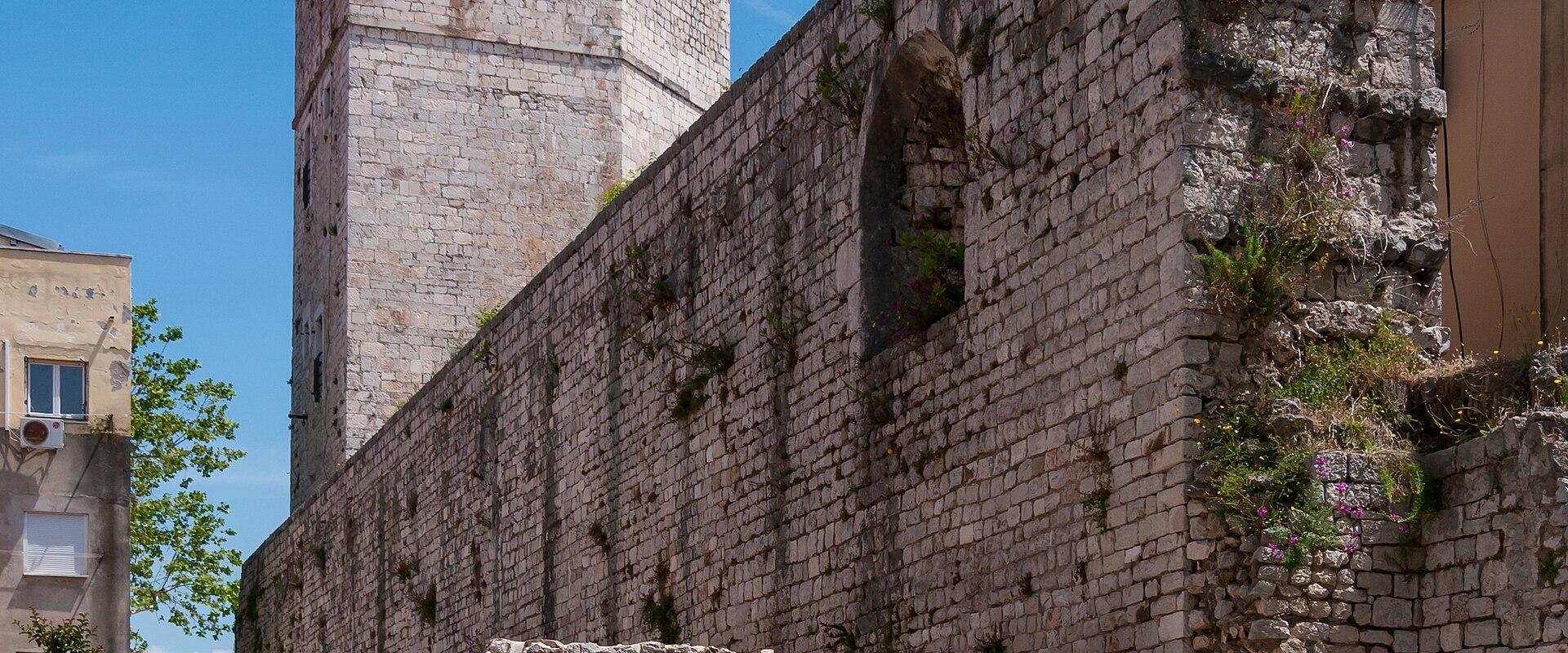 Compact Fortified Old Town (Zadar)