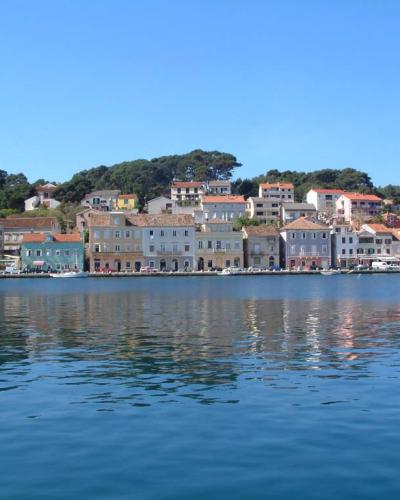 The harbour of Mali Lošinj, where the Fritzi Palace museum stands