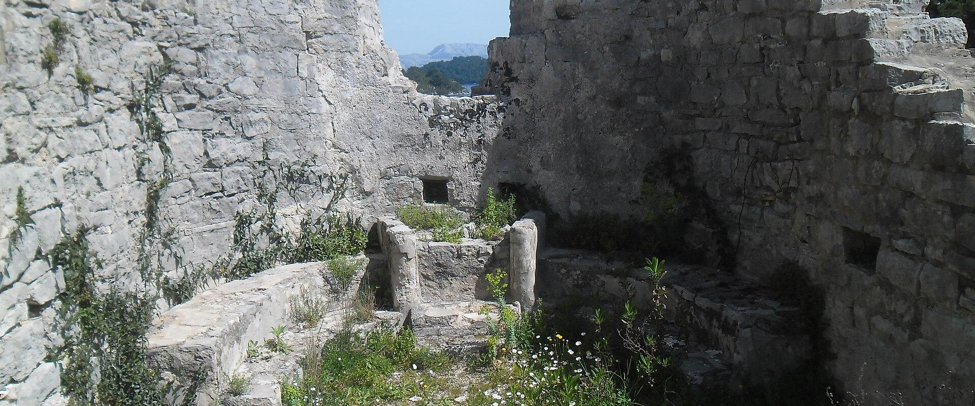 Roman Palace Ruins (Palača)