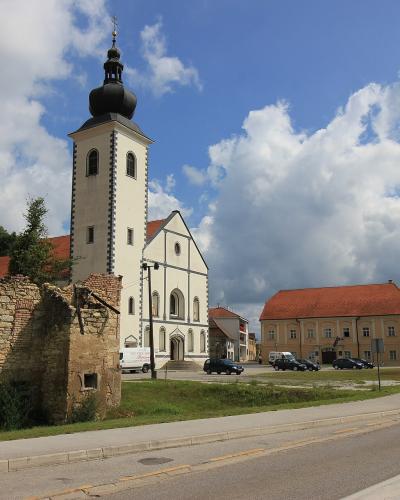 Hrvatska Kostajnica – crkva
