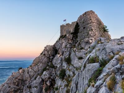 Omis fortice Starigrad