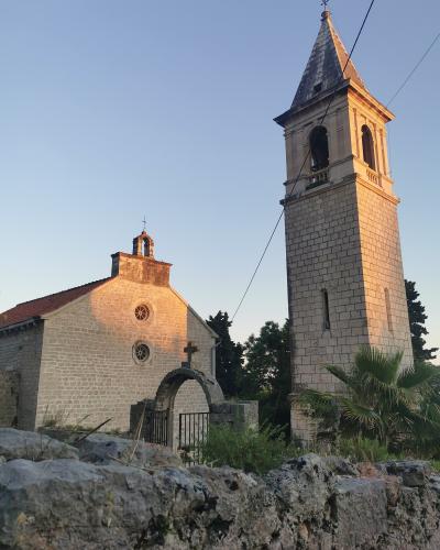 Crkva Svete Marije od milosti, Prvić Luka