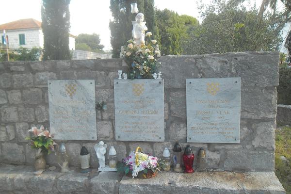 Grohote Graveyard (Vesna Parun's Grave)