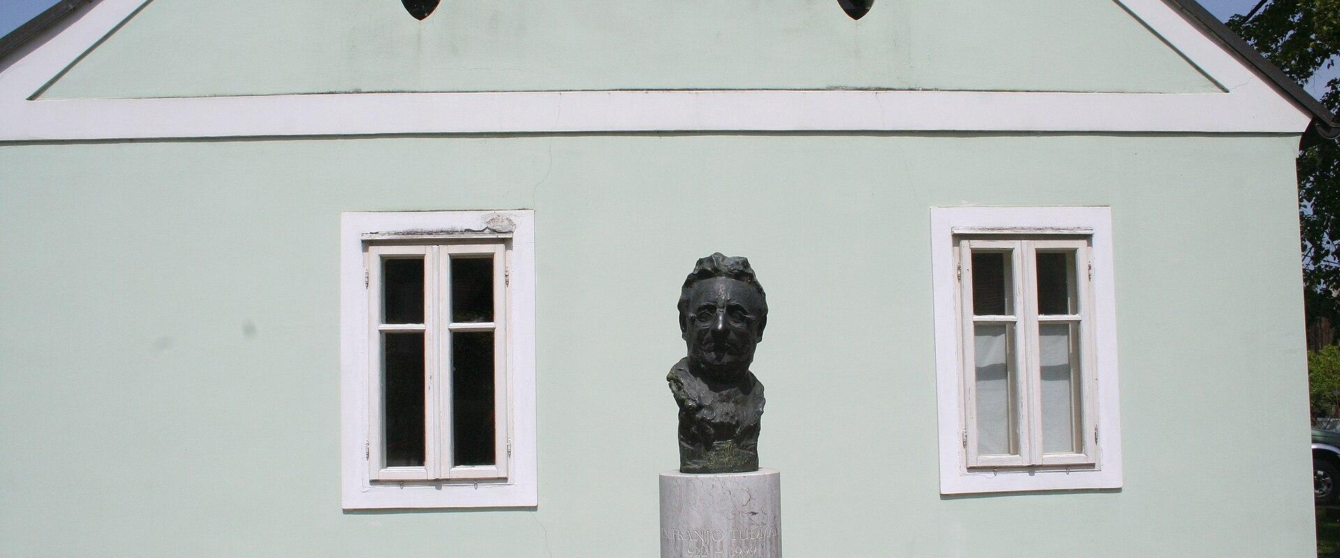 Trgovišće Manor House