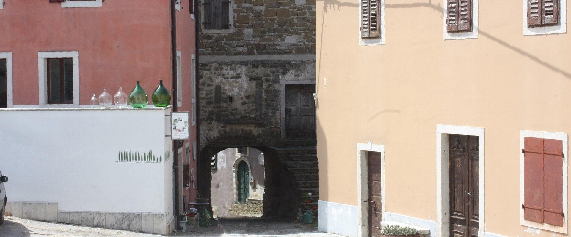 Old Abandoned Houses