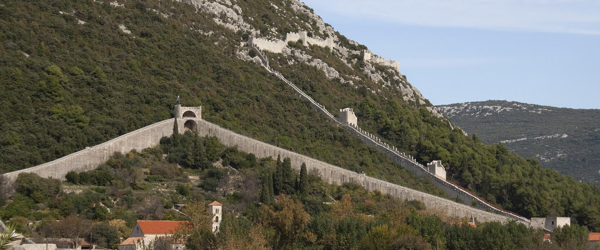 Scaling the Walls of Ston